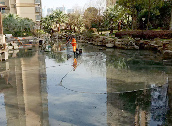 龙胜景观池淤泥清理